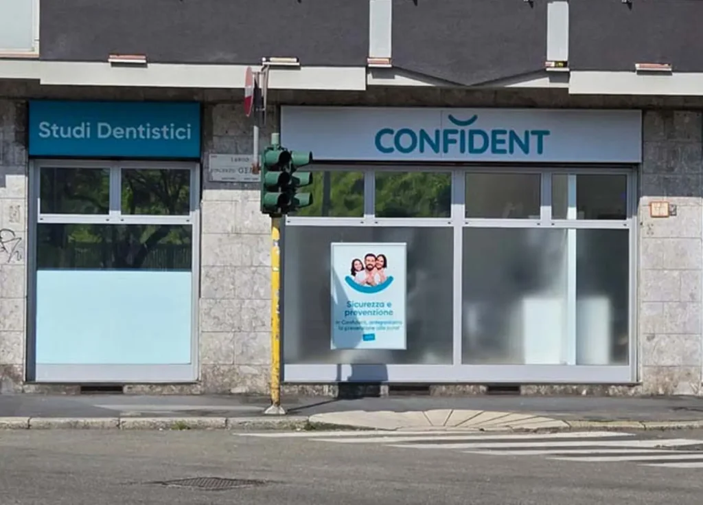Esterno dello Studio Dentistico Confident: Studio Dentistico Confident a Milano, via Casoretto