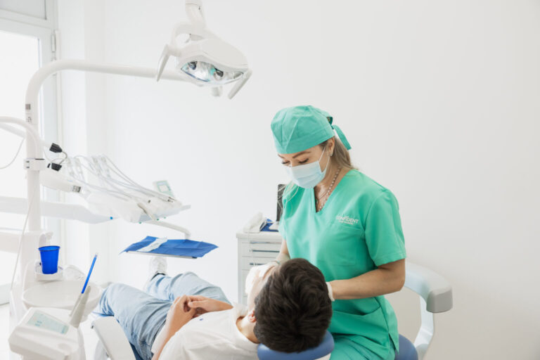 Sigillatura dei Solchi Dentali: La Protezione Efficace Contro la Carie