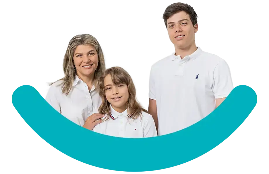 Famiglia sorridente per il Piano Prevenzione Confident